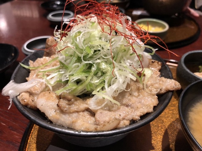 909790654d282d4ff764d3eeef0a2968.dat